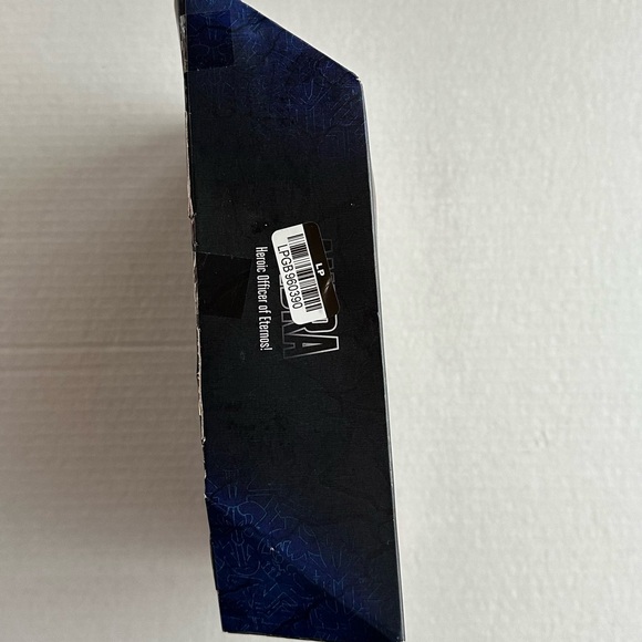 Masters of the Universe Masterverse Andra Action Figure with Accessories - Picture 4 of 7